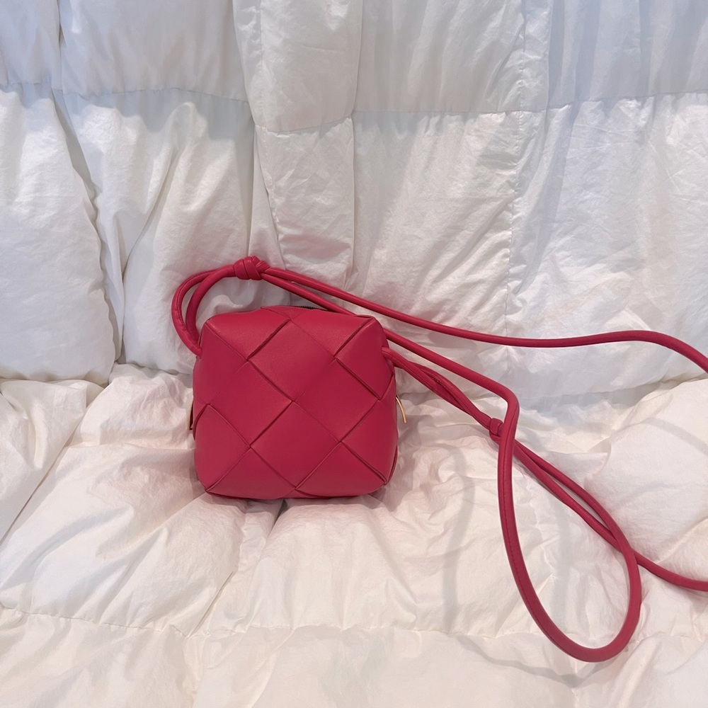 Bottega veneta mini intrecciato leather crossbody bag, pink